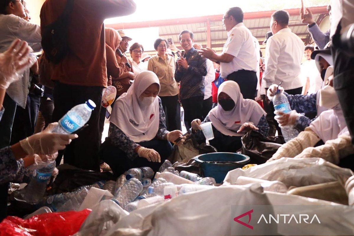 Ketiga cawagub Jakarta nilai retribusi sampah belum diperlukan